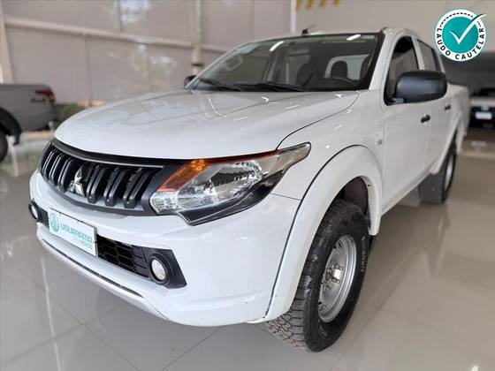MITSUBISHI L200 TRITON 2.4 16V TURBO DIESEL SPORT GLS CD 4P 4X4 AUTOMÁTICO